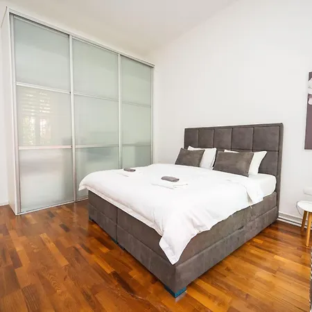 Design 2bdr - Main Street شقة سراييفو