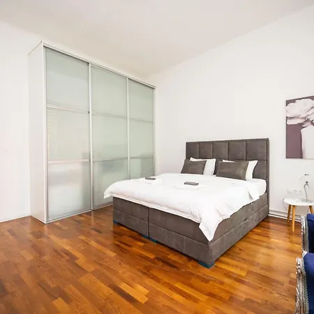 Design 2bdr - Main Street شقة *