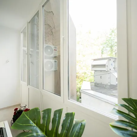 Design 2bdr - Main Street *